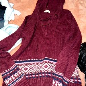 Hooded Isle sweater